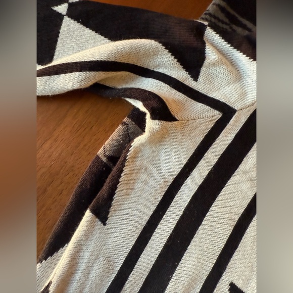 The Limited Black and Gray Long Sleeve Dress - Picture 13 of 13